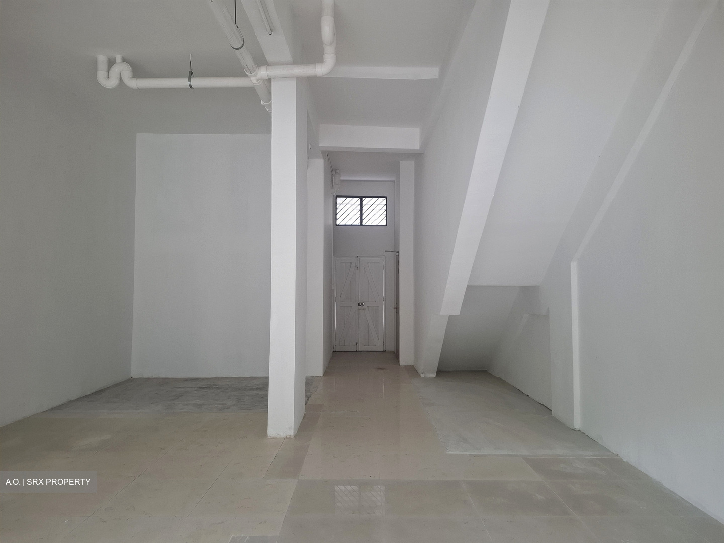 Bedok Reservoir Road (D16), Shop House #588228471